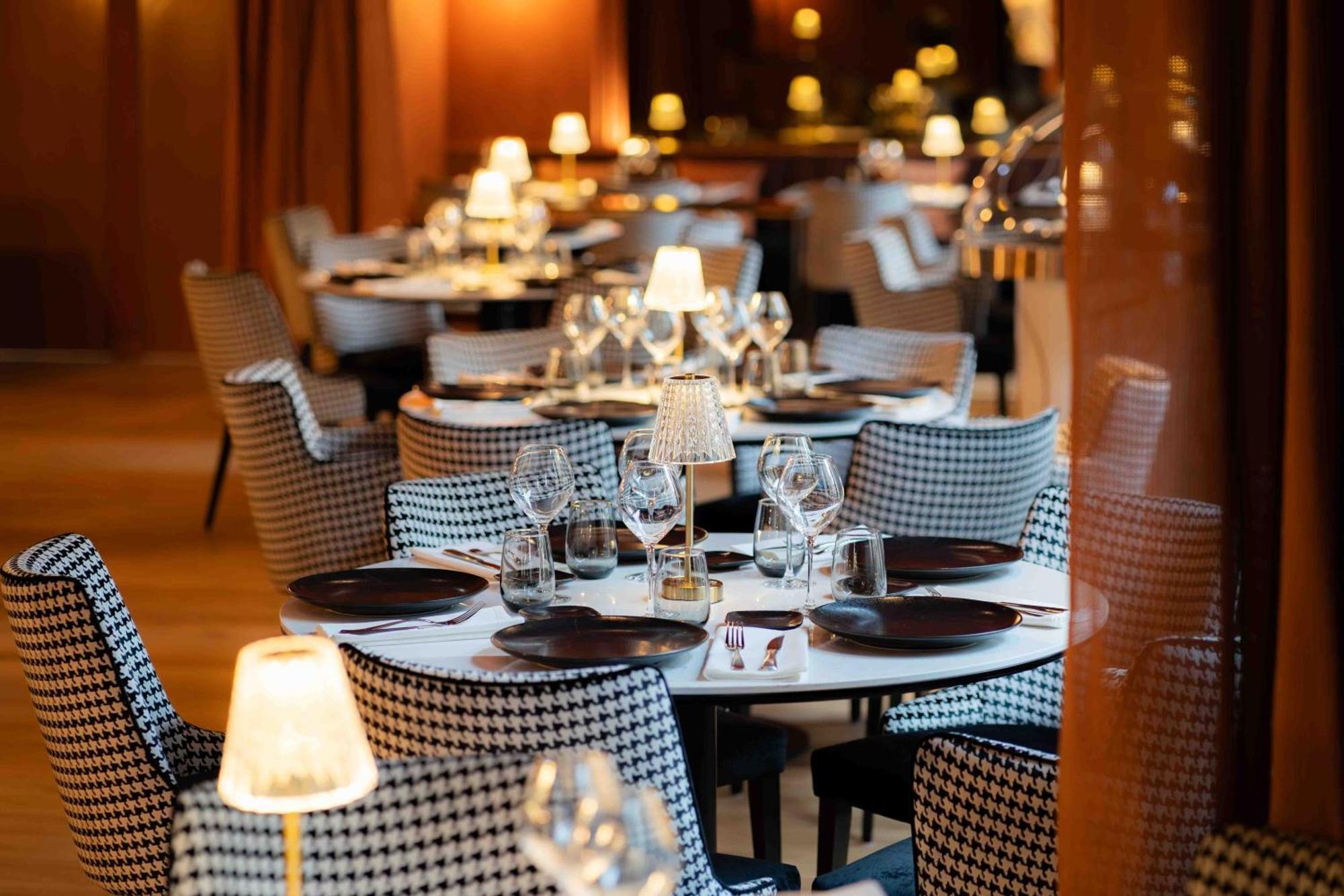 Hotel Et Restaurant Le Regina Le Puy-en-Velay Zewnętrze zdjęcie